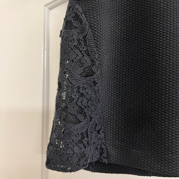 Banana Republic Sleeveless Top with Lace Inset and Exposed Zipper - Picture 5 of 10